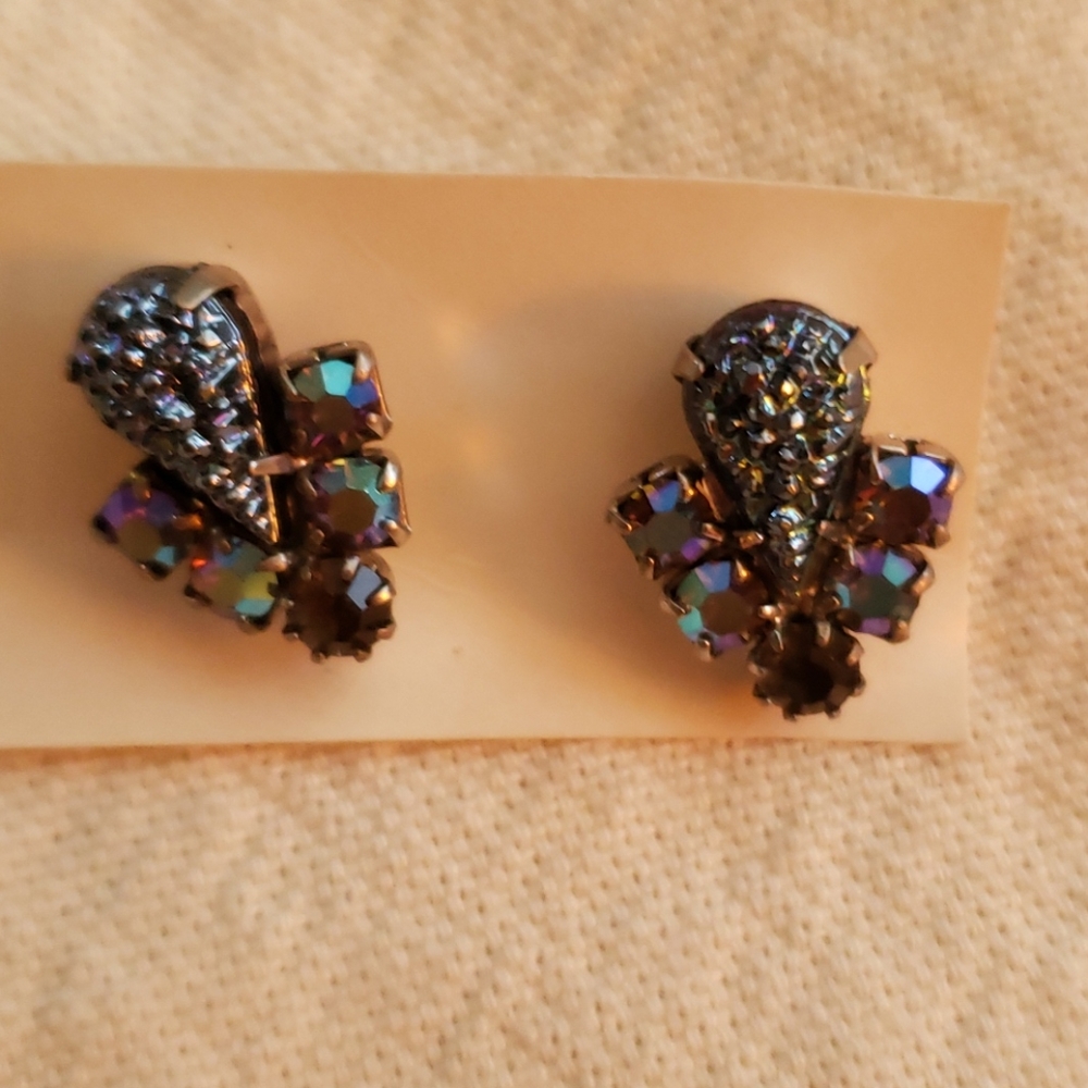 Vintage Ladies Lapel Pin Set